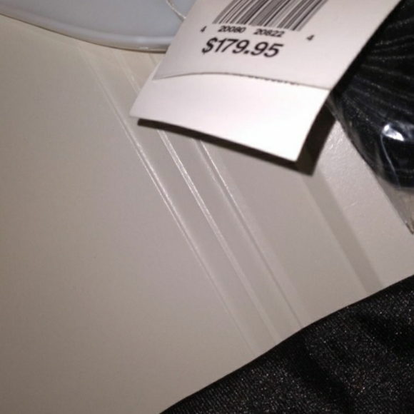 Dresses - Picture 6 of 6